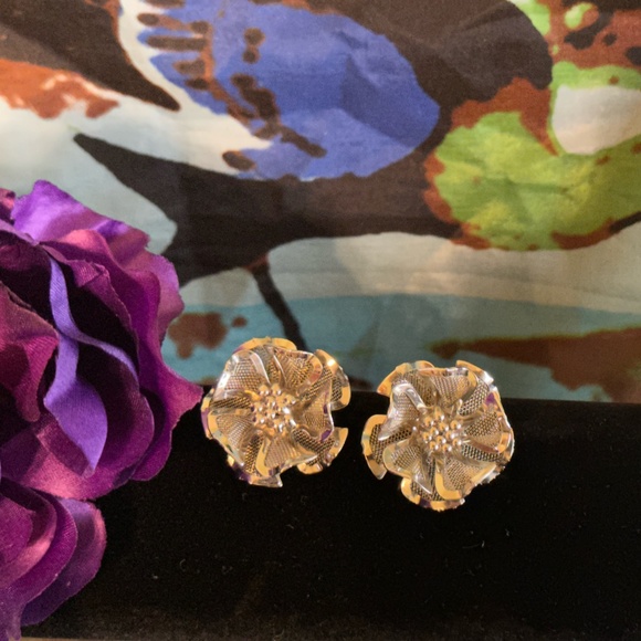 Vintage Silver-tone Flower Mesh Filigree Clip-on Earrings signed BED - Picture 5 of 8